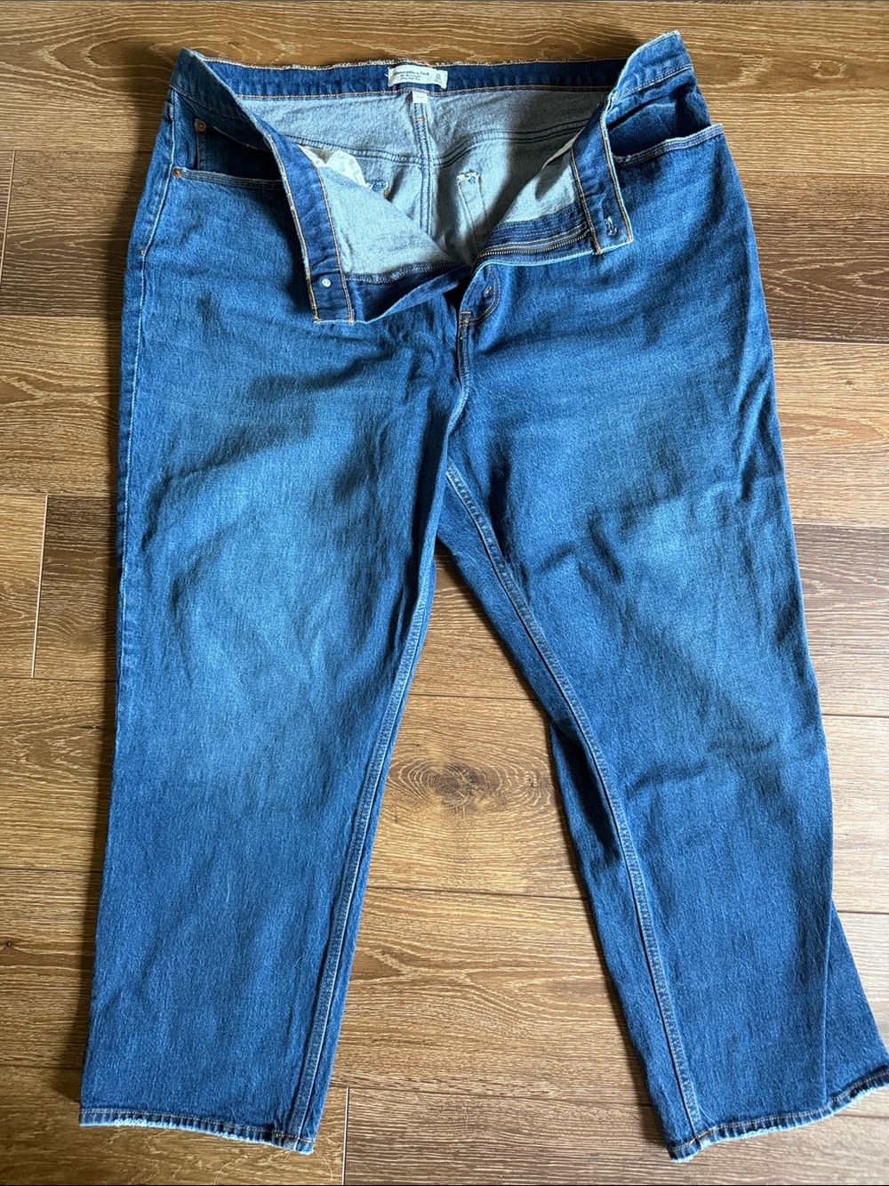 Abercrombie & Fitch 90’s Straight Ultra Highrise